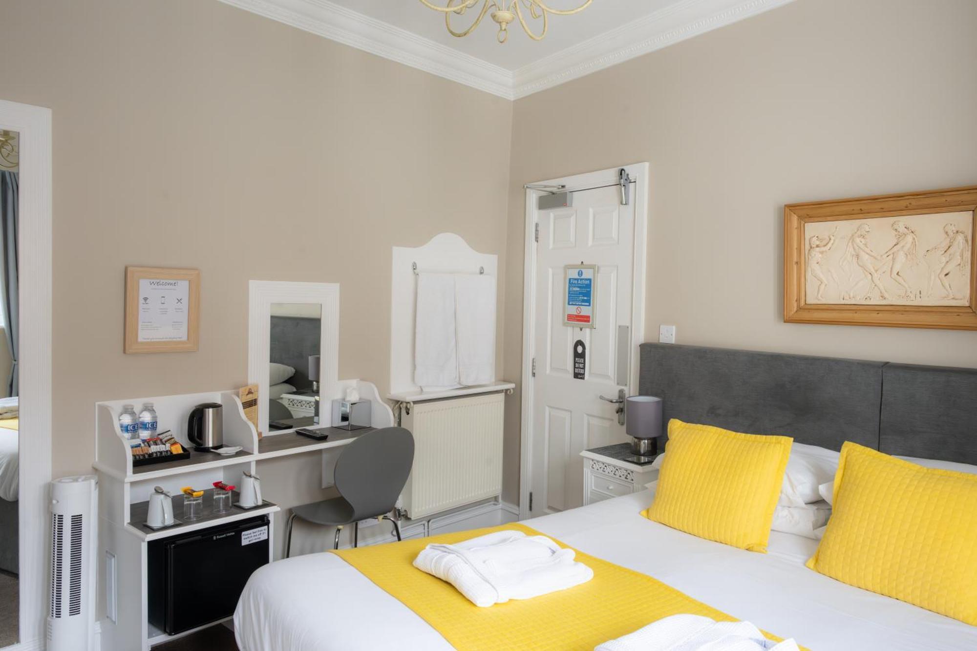 The Courtyard Guest House Great Yarmouth Eksteriør bilde